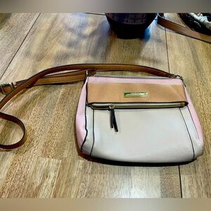 Liz Claiborne tri-color spring colors crossbody pink tan beige